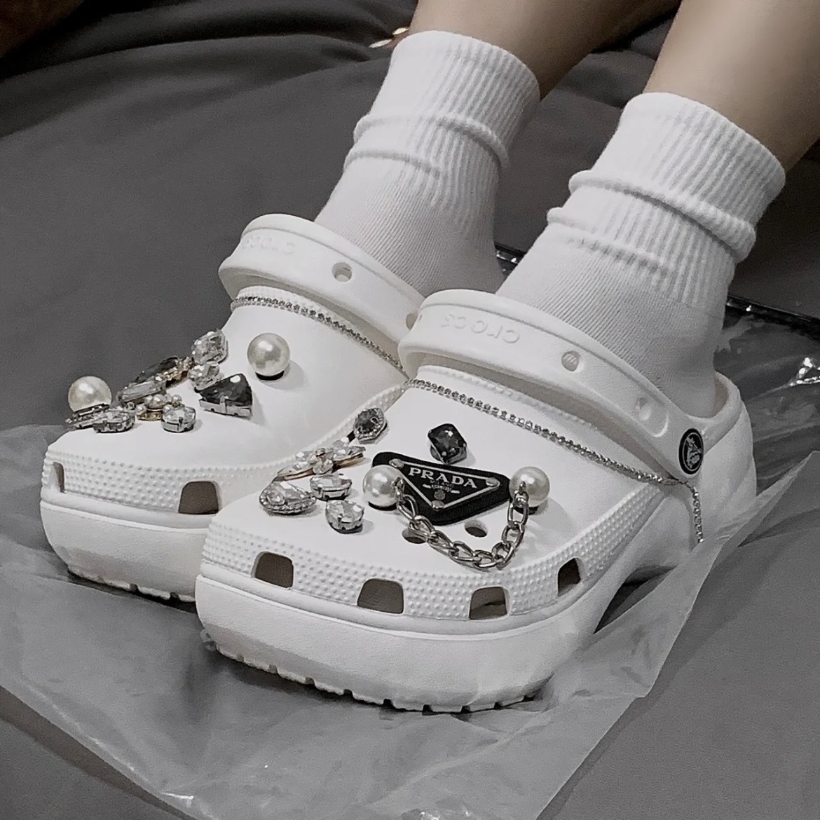 Crocs Classic Clog 經典 雲朵 洞洞鞋 DIY 女款 純白/全黑