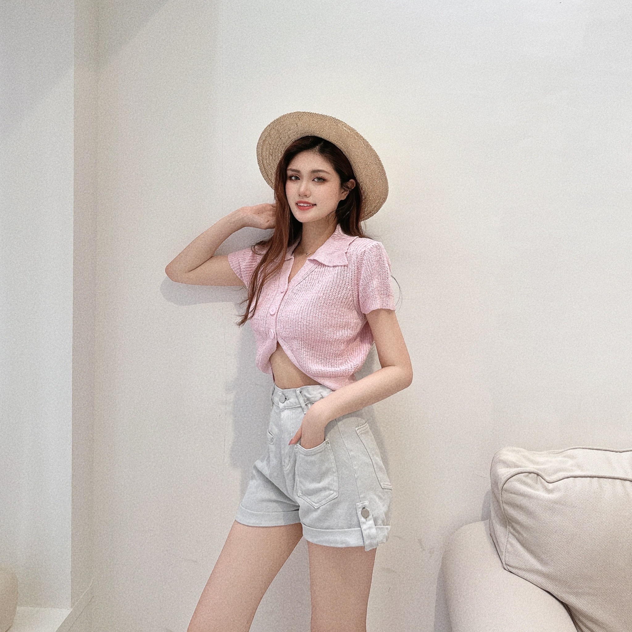 翻領下圓弧短版針織上衣/四色