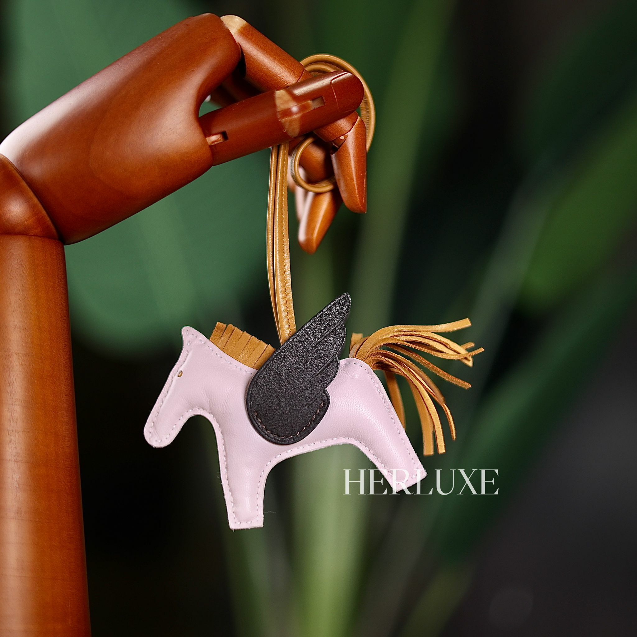 Rodeo pegase 09 mauve pale / 2S sesame / 0G rouge sellier