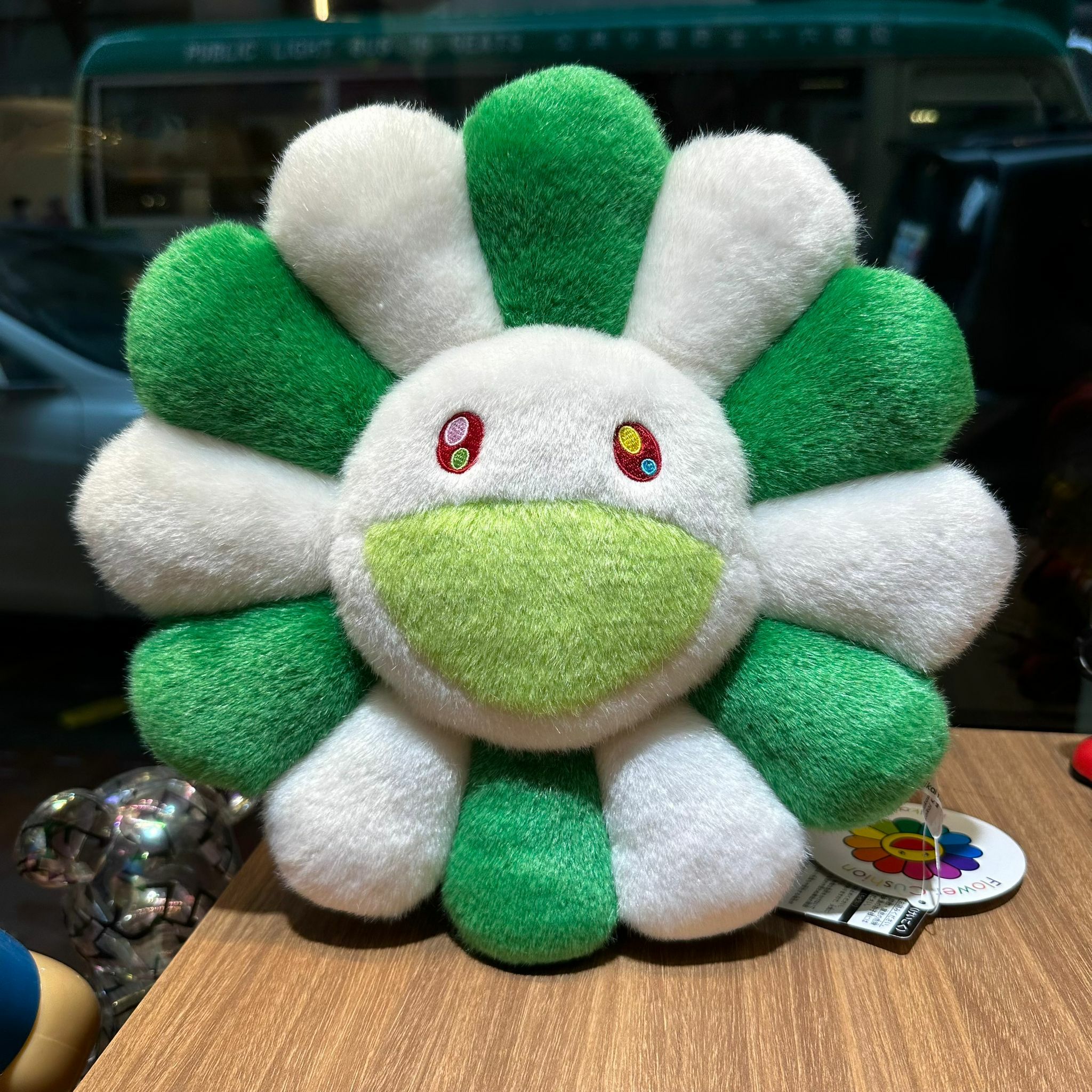 Flower Cushion / Green & White 30cm