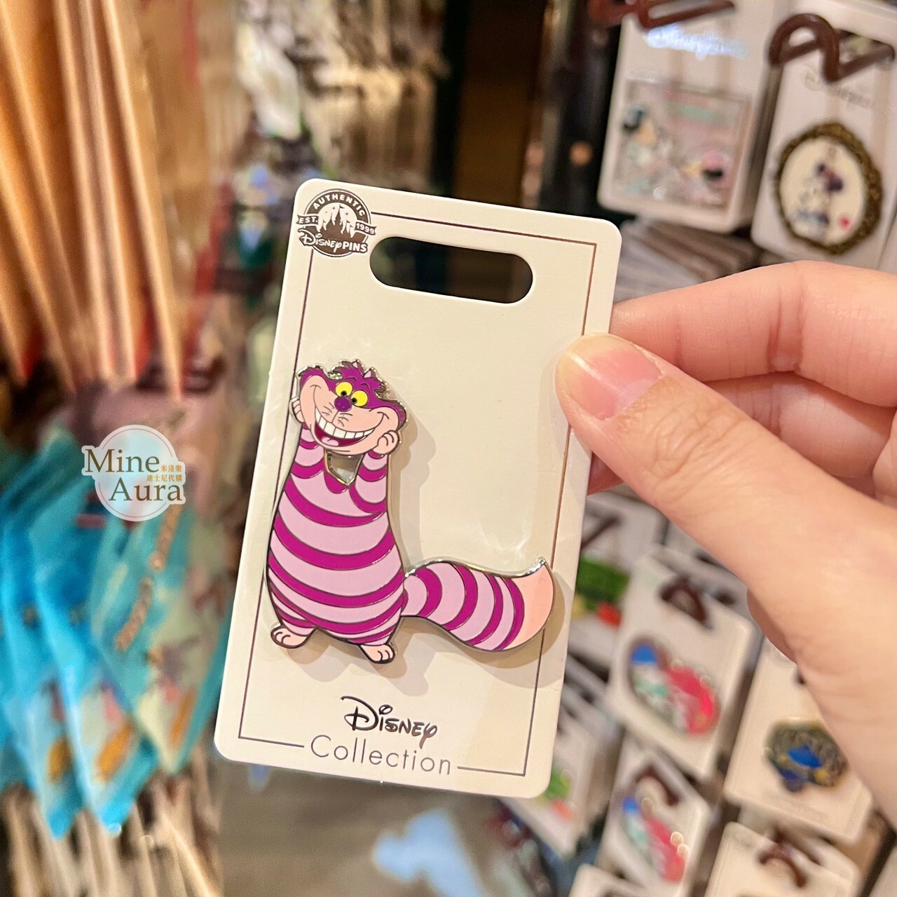 柴郡貓 The Cheshire Cat 妙妙貓 站姿 造型 徽章 PIN 愛麗絲夢遊仙境 Alice in Wonderland -香港迪士尼樂園