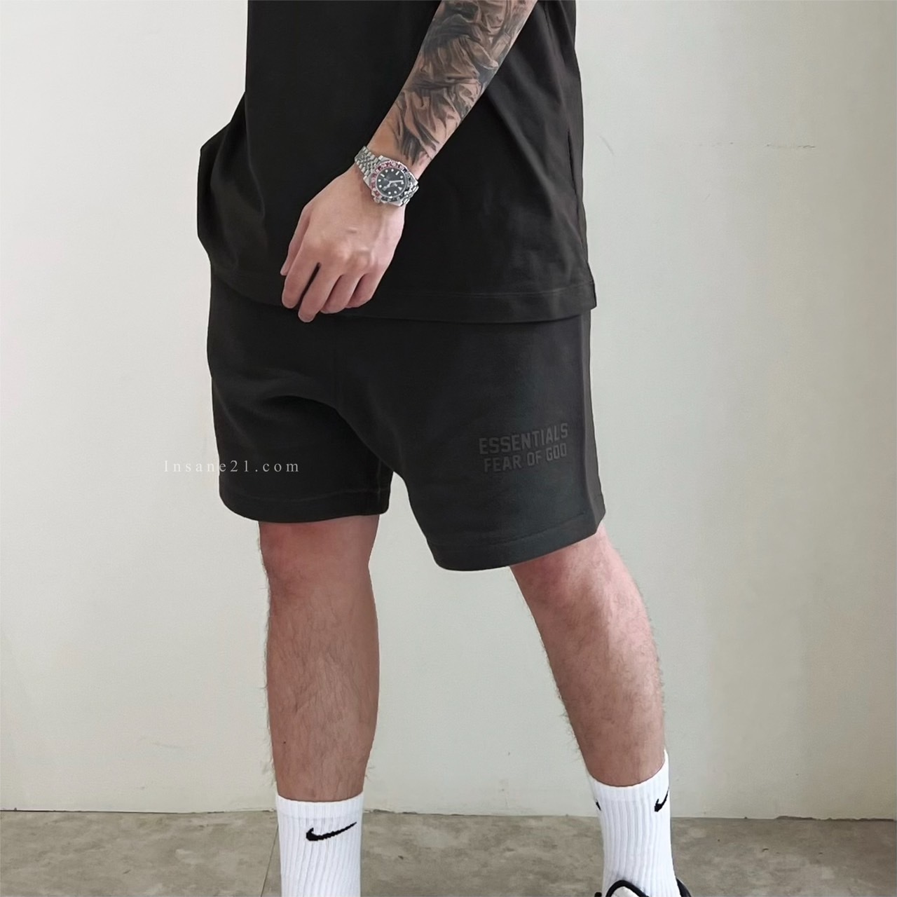 ESSENTIALS 經典 立體貼布 LOGO SHORT 短褲