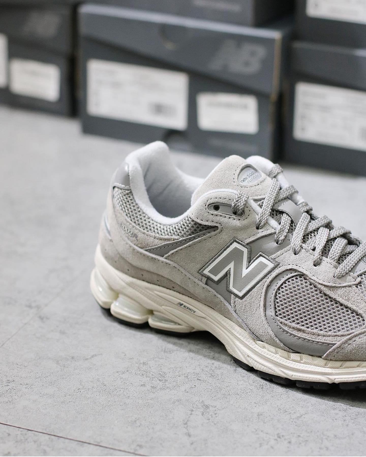 New Balance 2002R 深灰ML2002RC