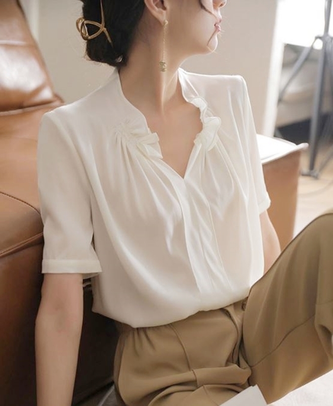 荷葉抽褶雪紡上衣 白色