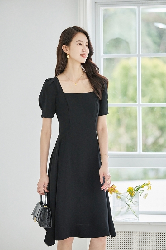 黑S【零碼出清不退換】方領公主袖洋裝