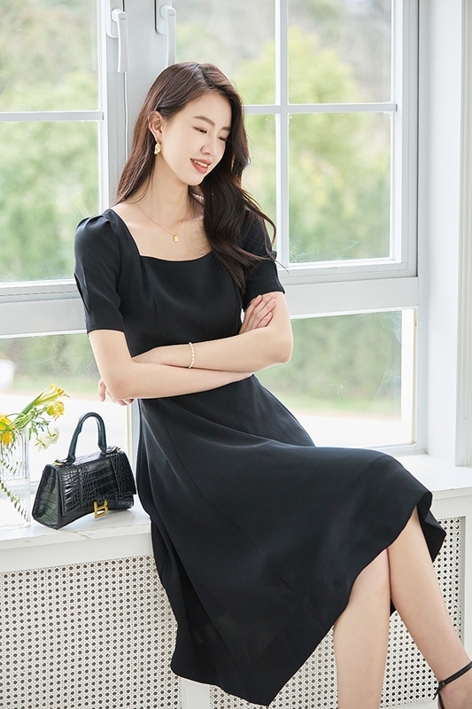 黑S【零碼出清不退換】方領公主袖洋裝