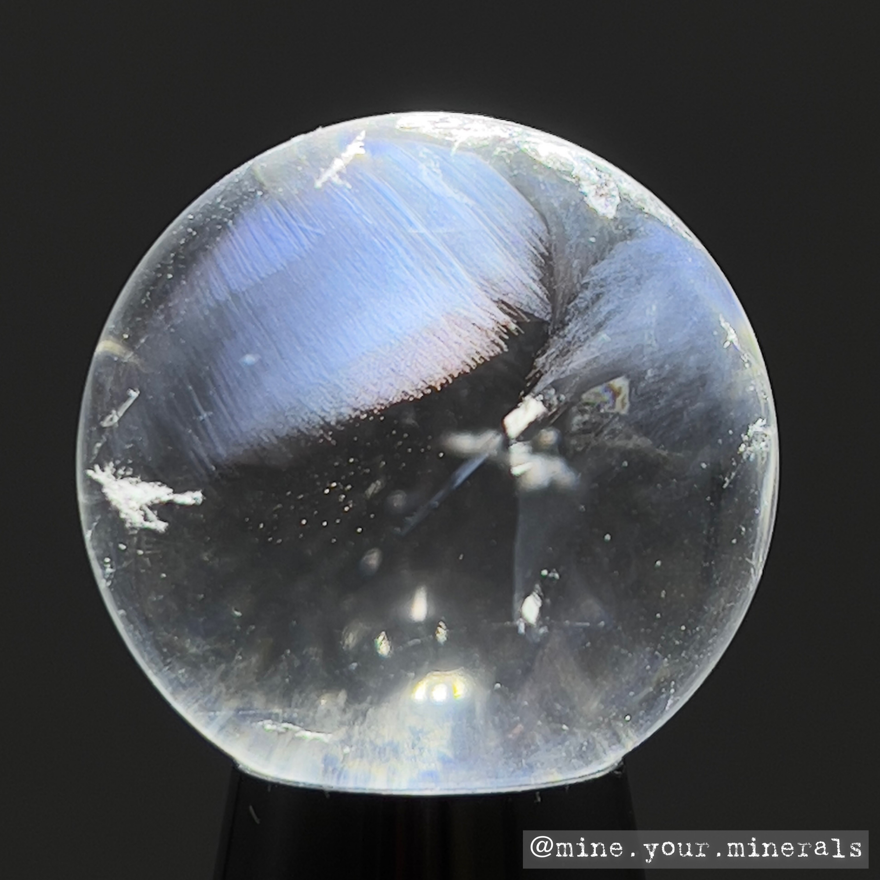 紅藍針白水晶球