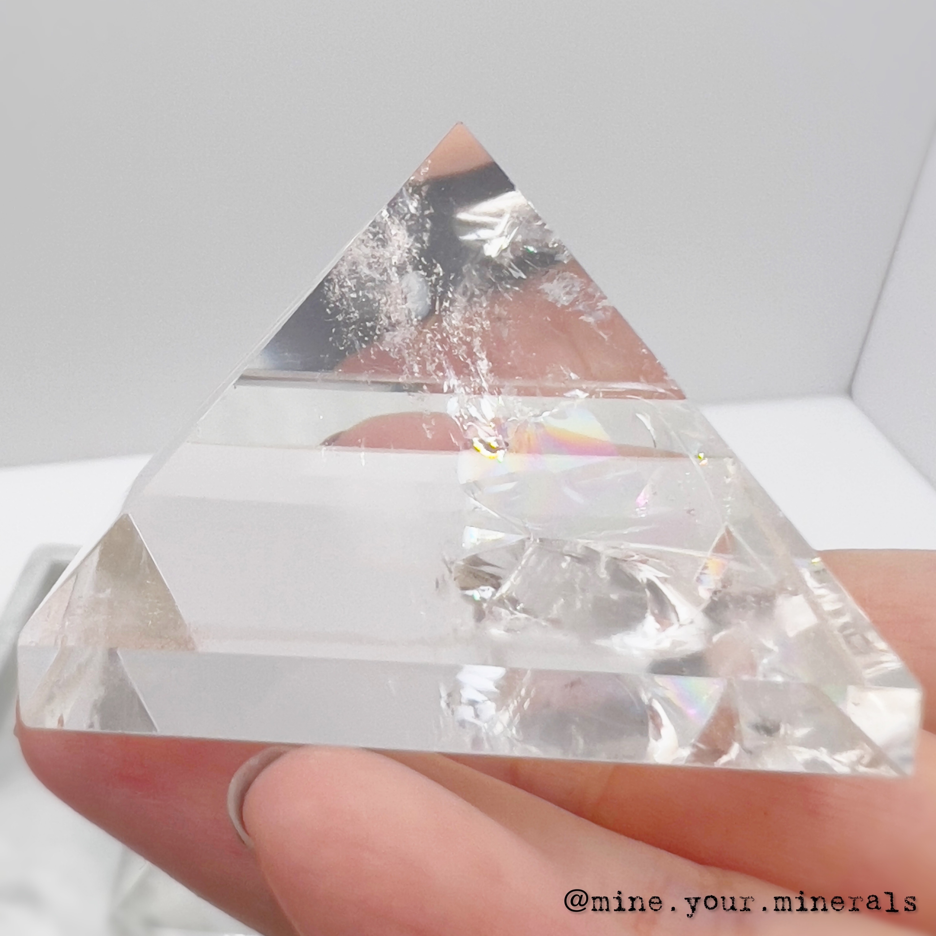 白水晶金字塔