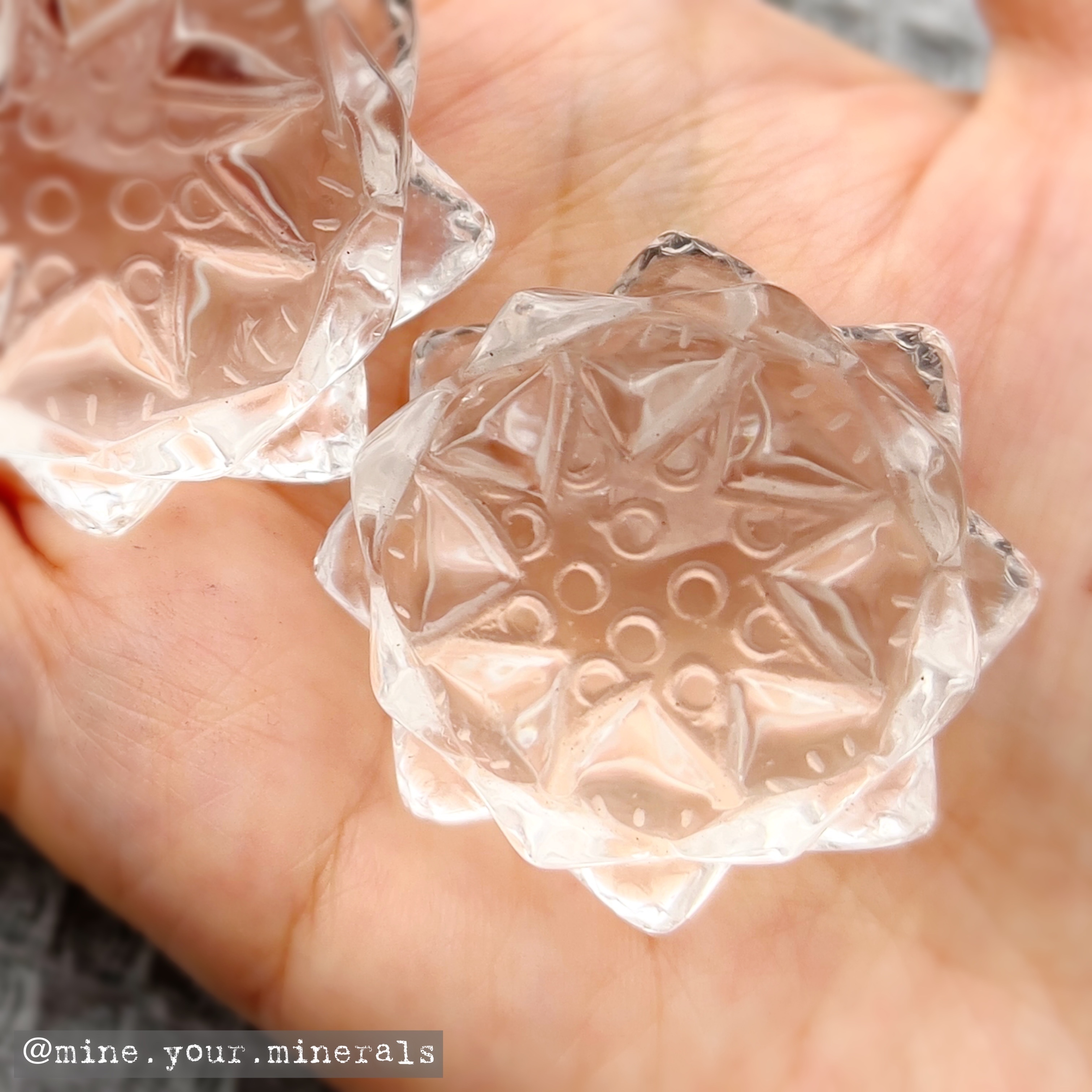 超高透白水晶花雕刻