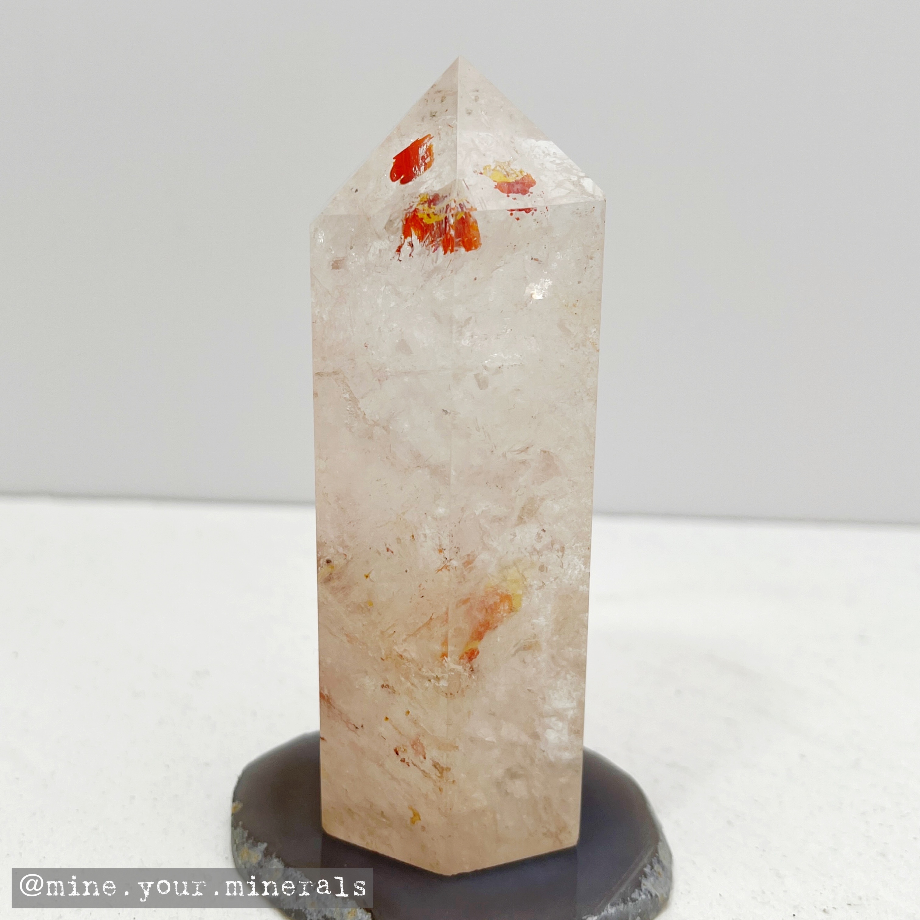 白水晶柱共生紅黃膠花