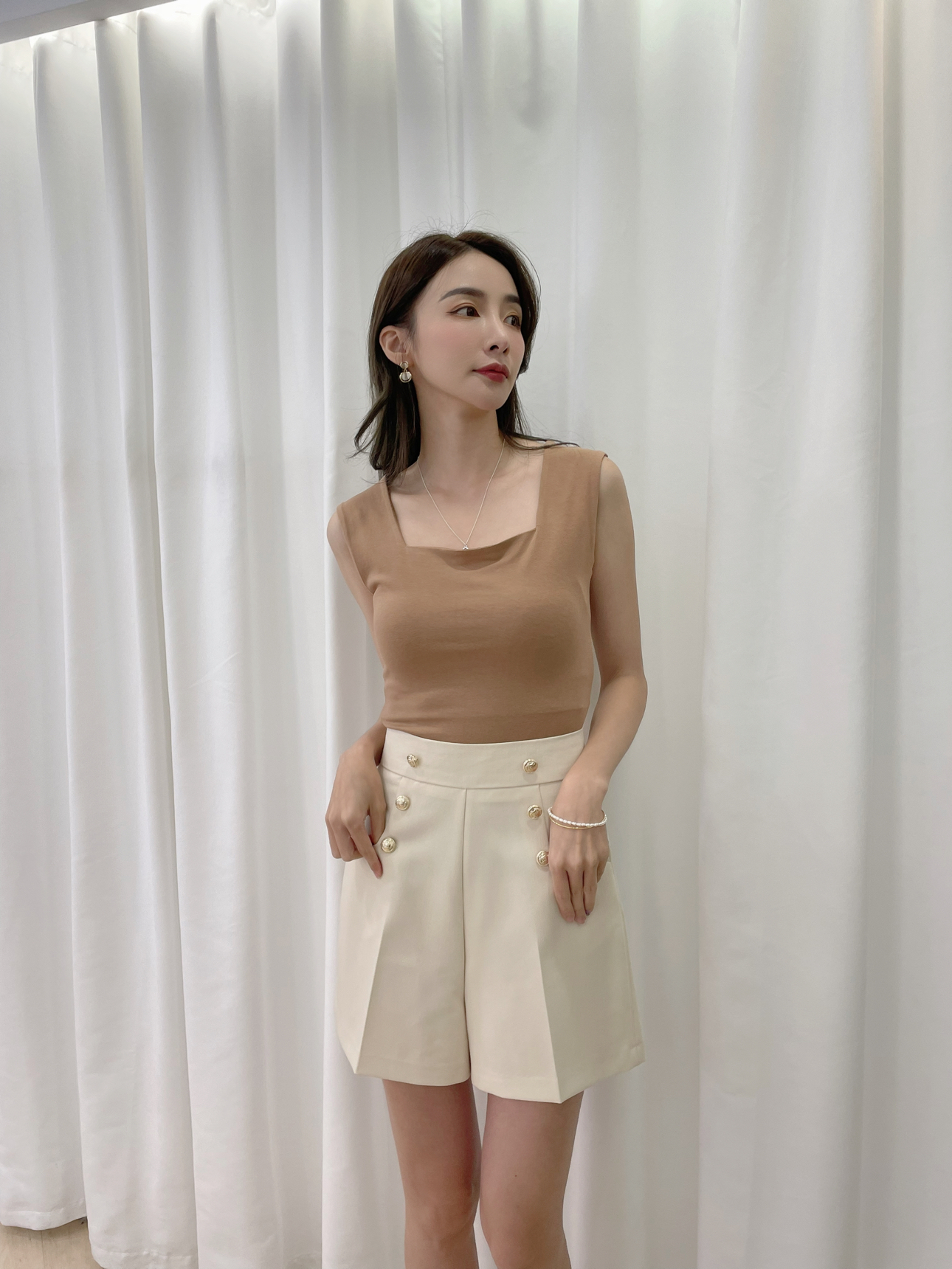 雙金排釦俐落短褲