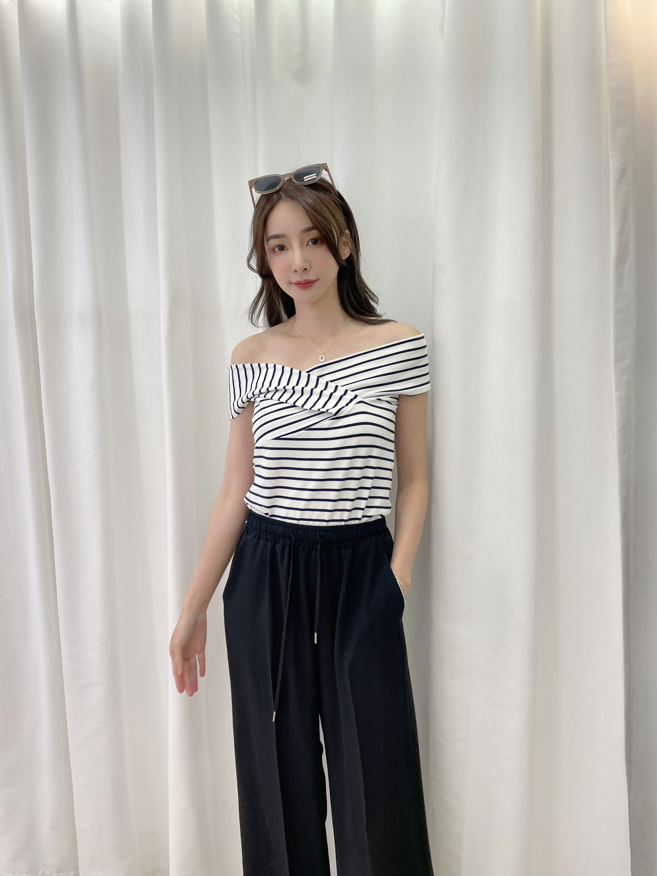 舒適彈性斜領上衣(可拉一字)