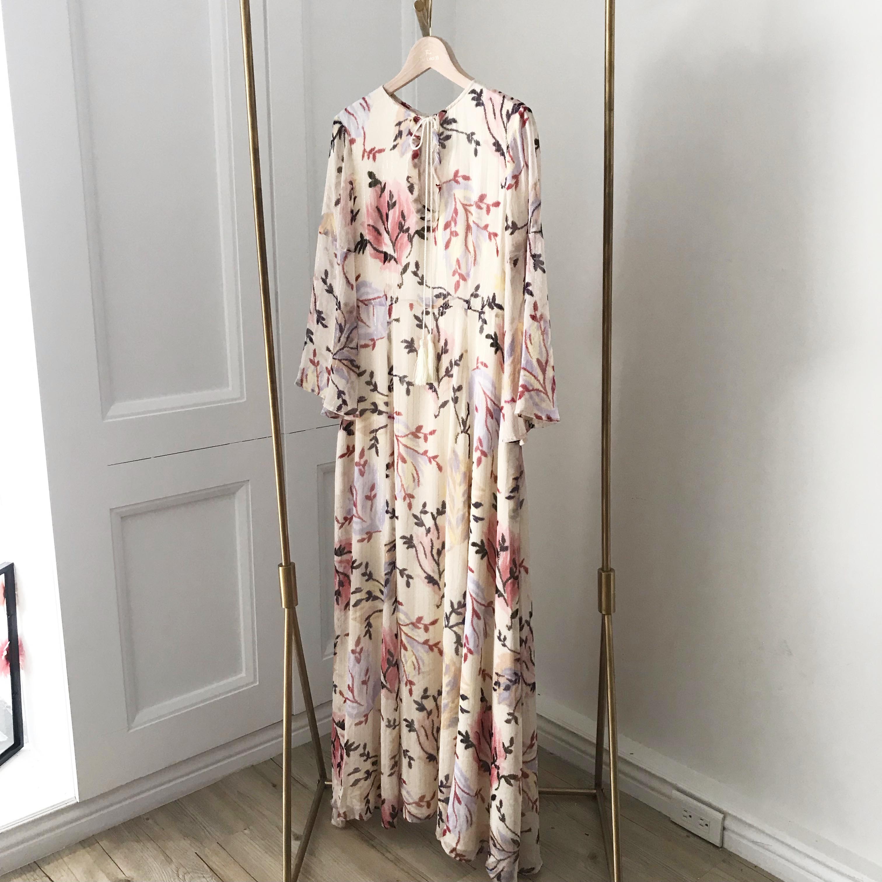 飄逸水袖立體圖騰長洋(特)