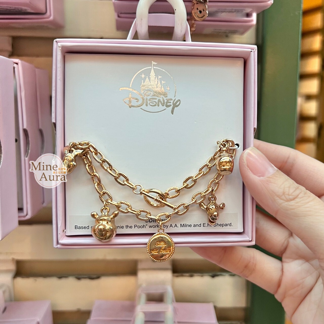 小熊維尼 Winnie the Pooh 金色 圓牌 立體大頭 墜飾 手鍊 手環 (盒裝) -香港迪士尼樂園