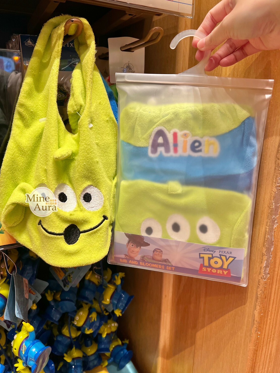 三眼怪 Alien 造型 圍兜兜+小褲褲 兩件組 玩具總動員 Toy Story 嬰兒用品 -香港迪士尼樂園