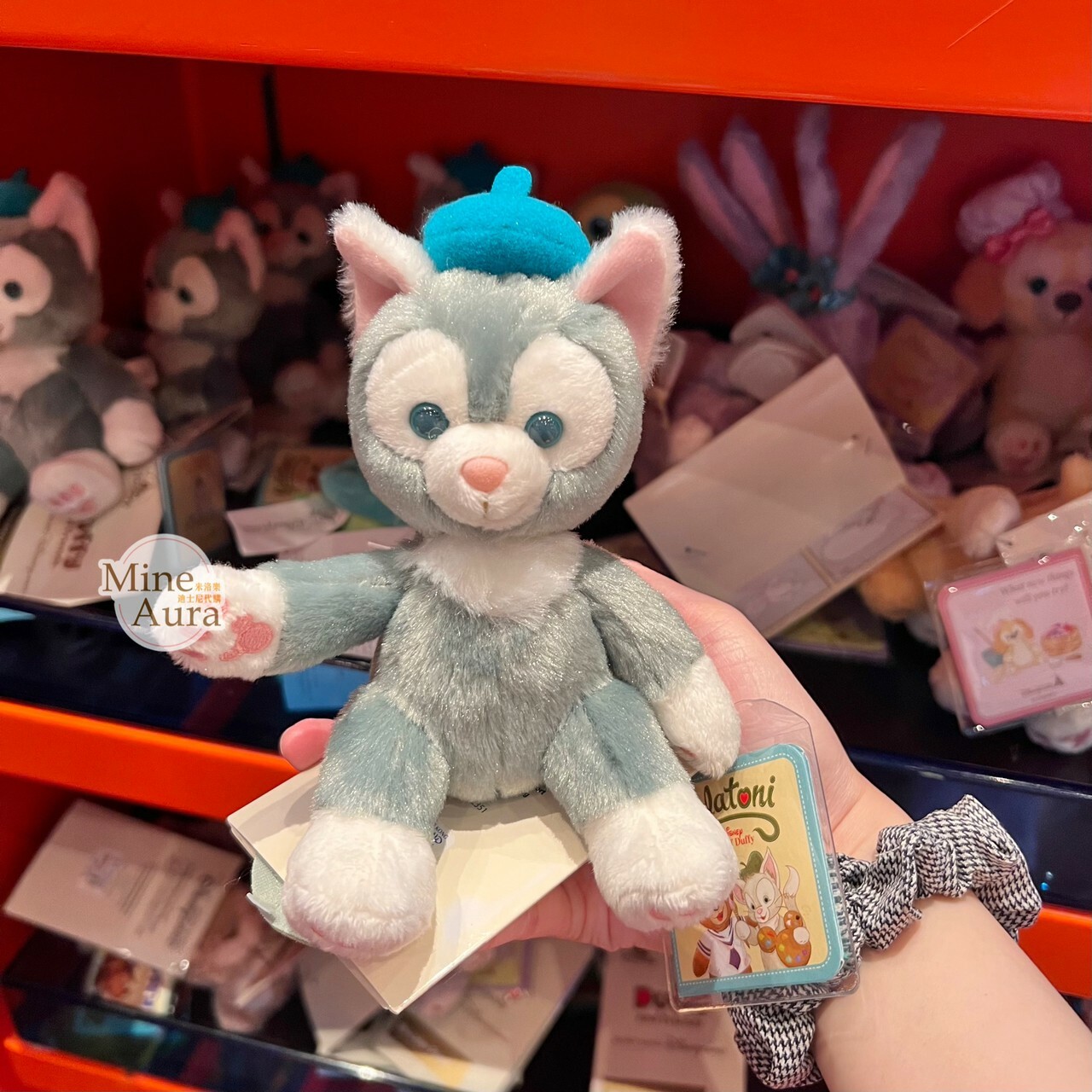 (現貨) 傑拉托尼 畫家貓 Gelatoni 磁鐵 坐肩 絨毛 娃娃 公仔 -香港迪士尼樂園