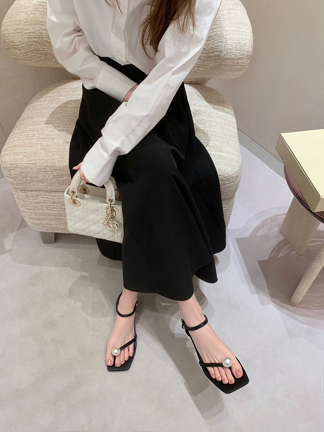 珍珠夾腳方頭涼鞋(35-40)(黑/銀)