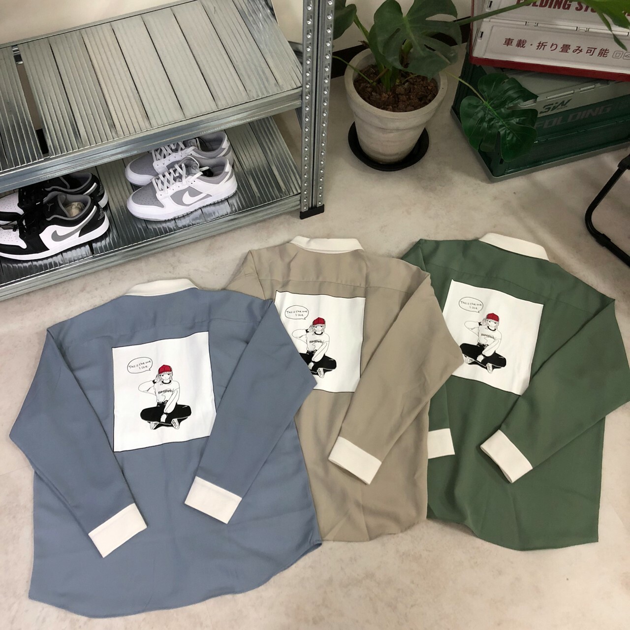 Red Cap Girl 背後印刷大圖長袖襯衫 23-2102