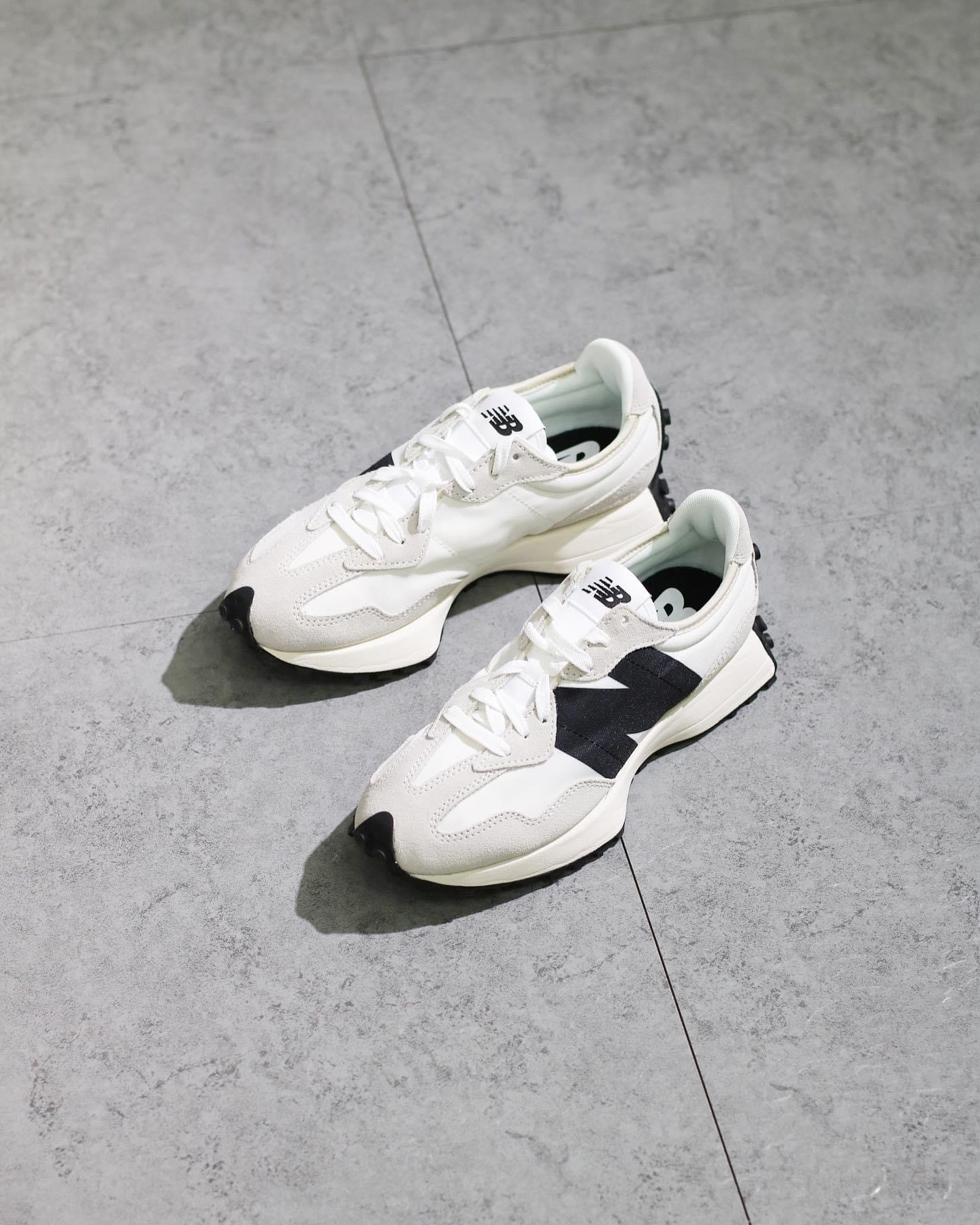 New Balance 327 Sea Salt Black  MS327FE