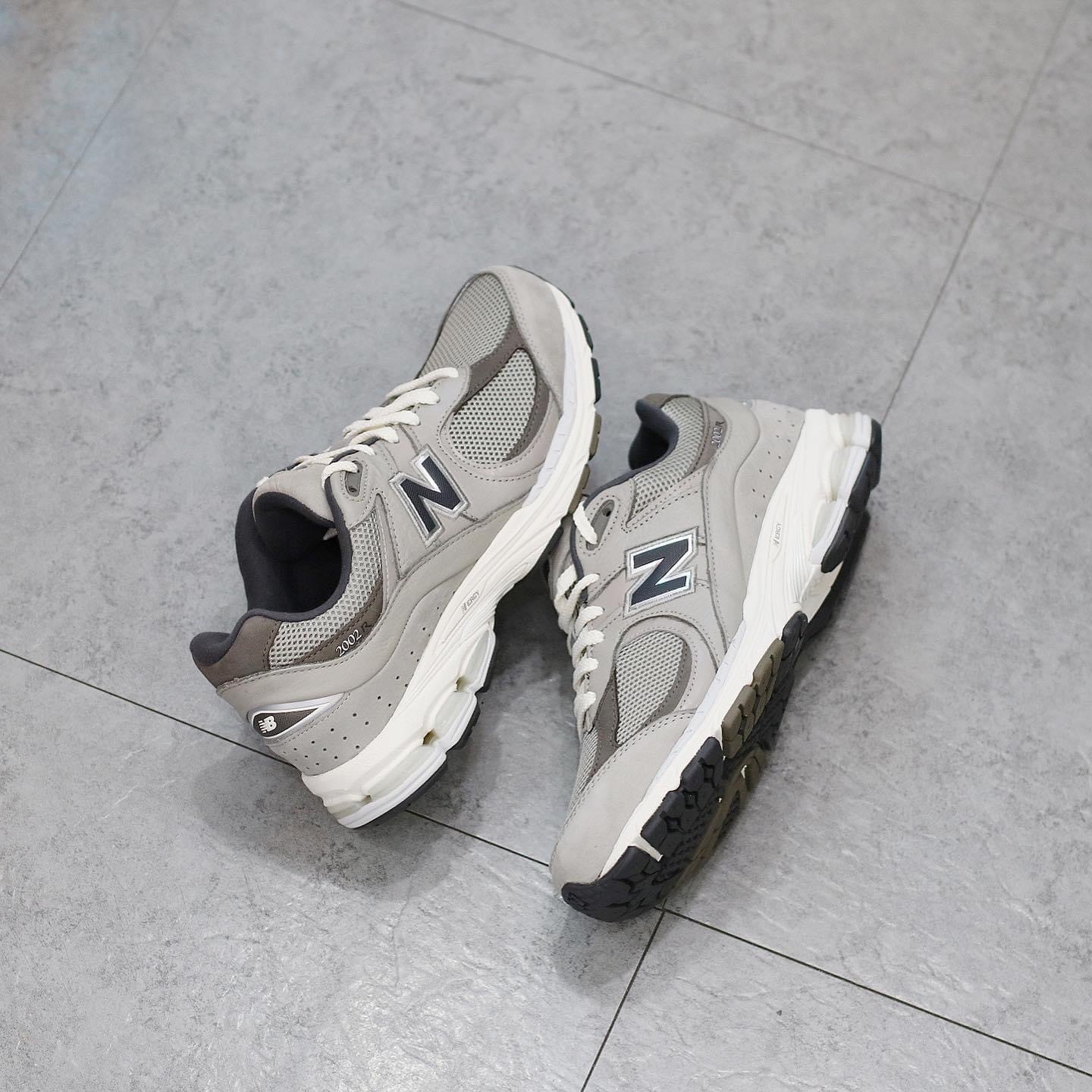 New Balance 2002R Warm Alpaca Light Chalkboard  M2002RAW