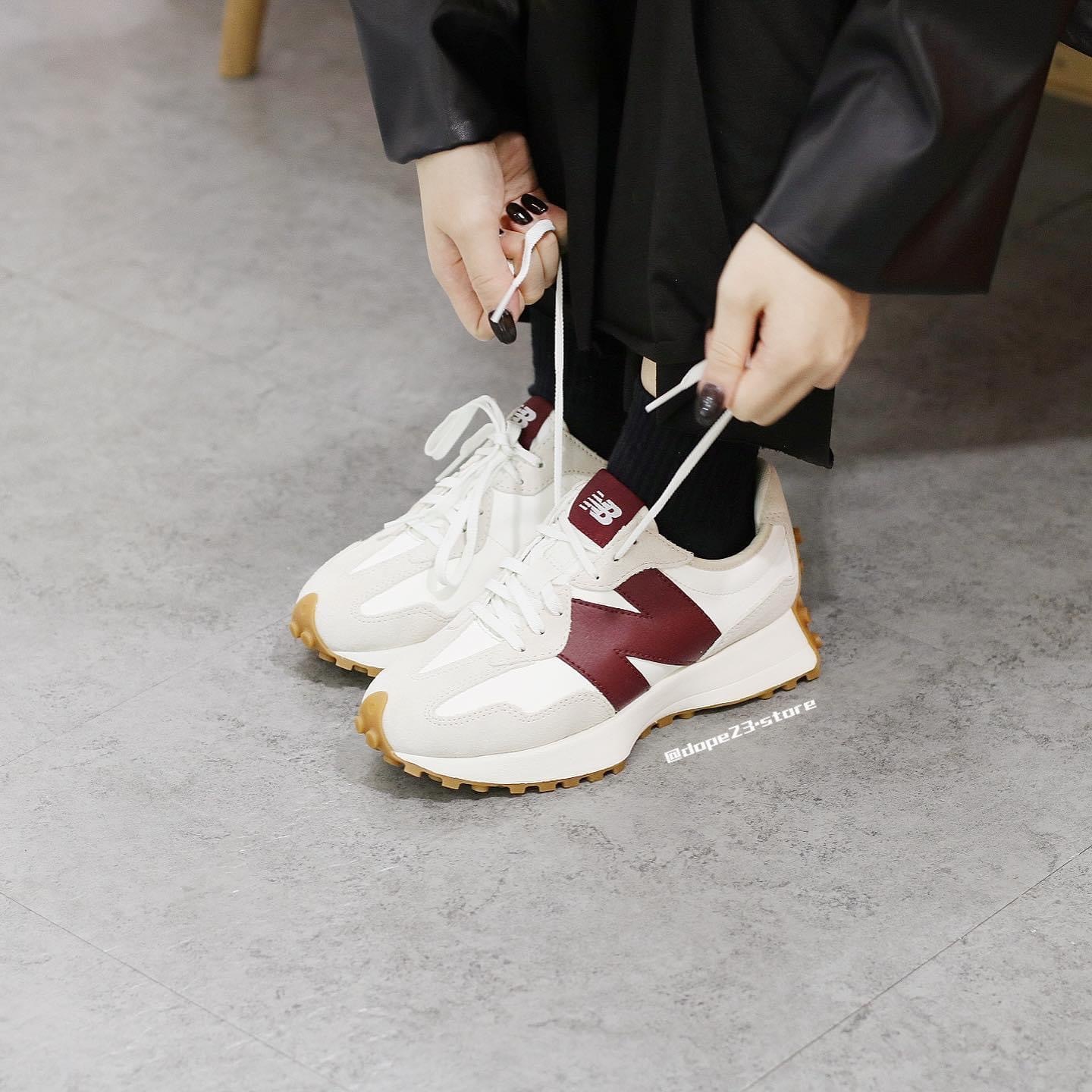 New Balance 327 Moonbeam Classic Burgundy WS327KA