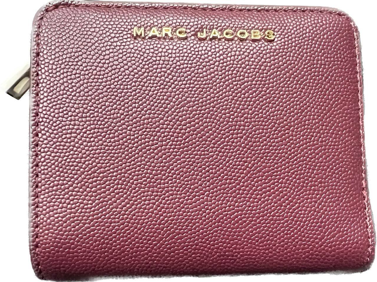 [S] MARC JACOBS M0016993 SMALL BIFOLD WALLET,POMEGRANATE, 191267999333 (SMJ108)