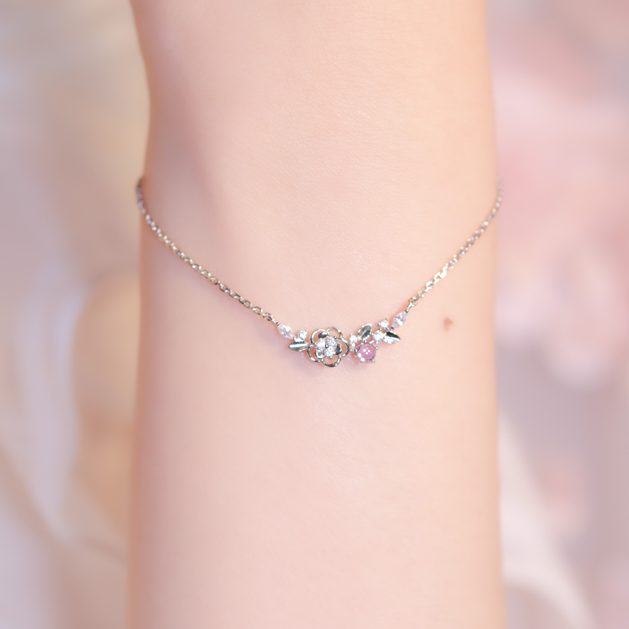 | 925純銀・厚鍍白金  | 溫馨花簇手鏈 | BR0869 |