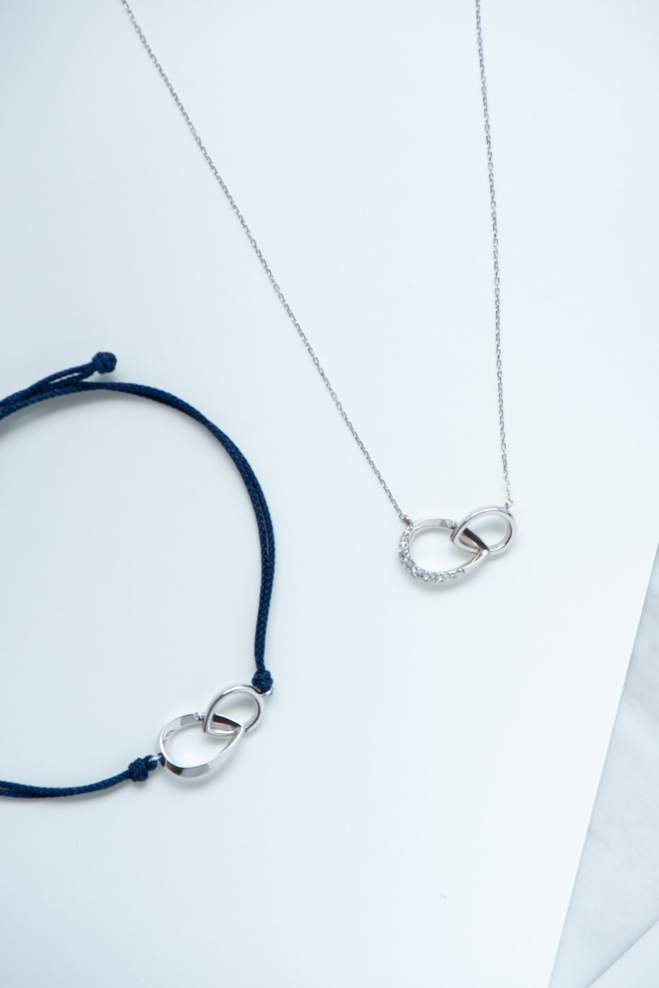 18K Infinity Lock Bracelet String