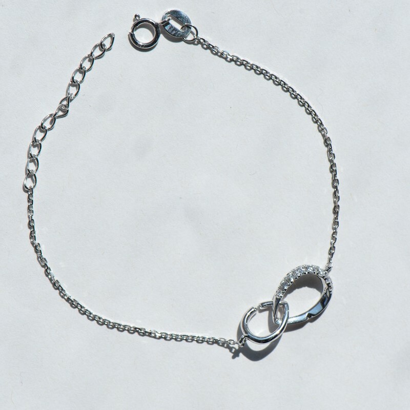 18K Infinity Lock Diamond Bracelet