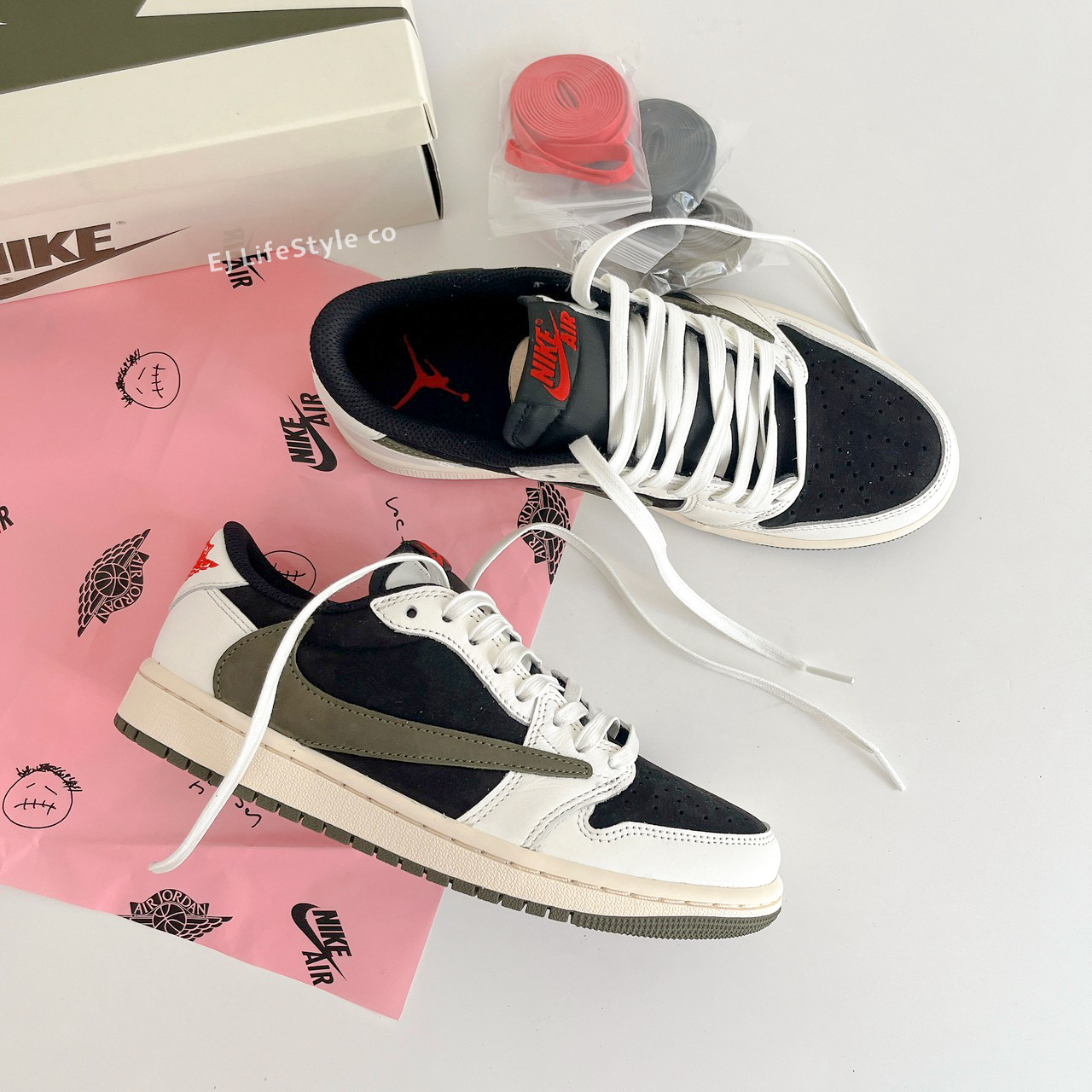 TRAVIS SCOTT x  AIR JORDAN 1 LOW ''Medium Olive'' 黑綠橄欖 倒勾 DZ4137-106 / 預購