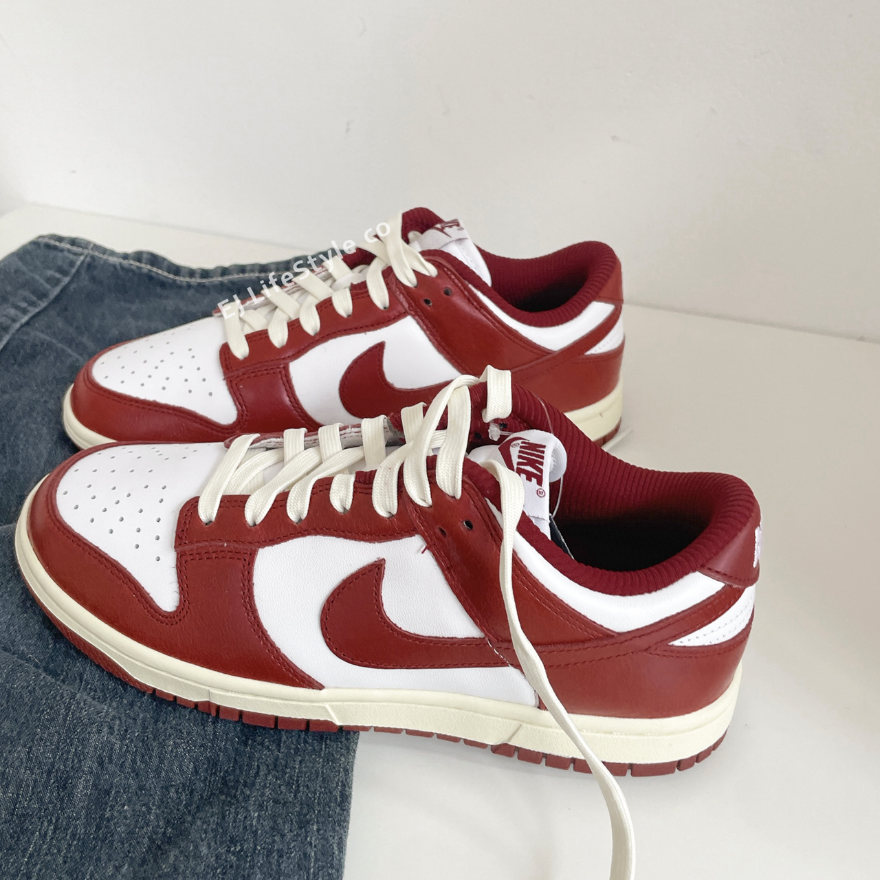 NIKE DUNK LOW TEAM RED 酒紅奶油底復古女鞋FJ4555-100 / 預購