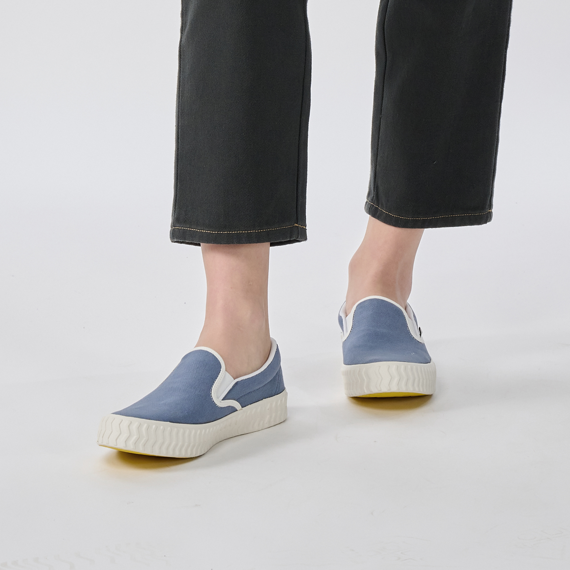 moz瑞典駝鹿 奶泡感 超舒適懶人鞋(晨光藍) 男女款