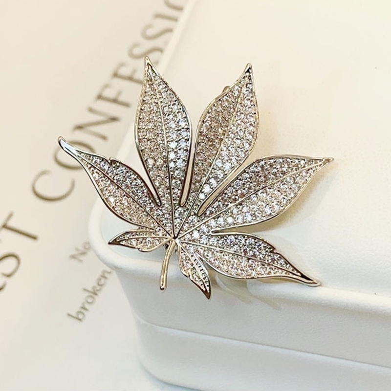 碎鑽楓葉胸針 銀色