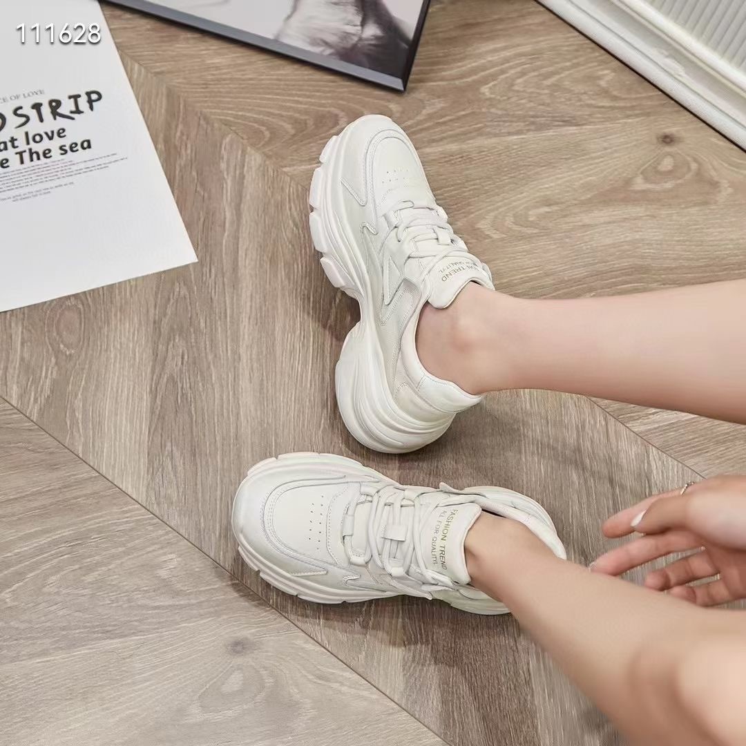 百搭杏色真皮老爹鞋