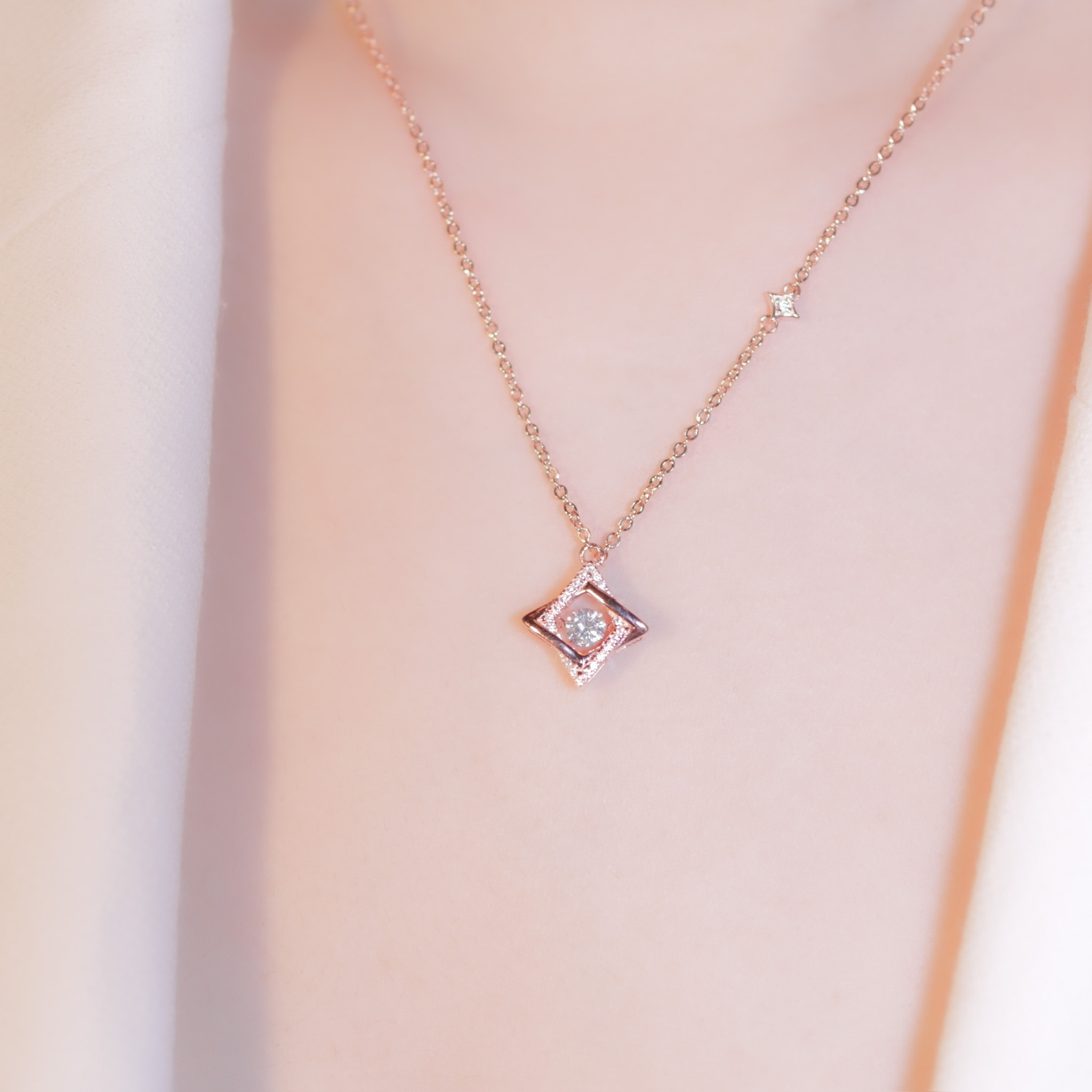 | 925 Silver・White Gold・Rose Gold | Dancing Missing U Necklace（Silver / Rose Gold） | NE0874 |