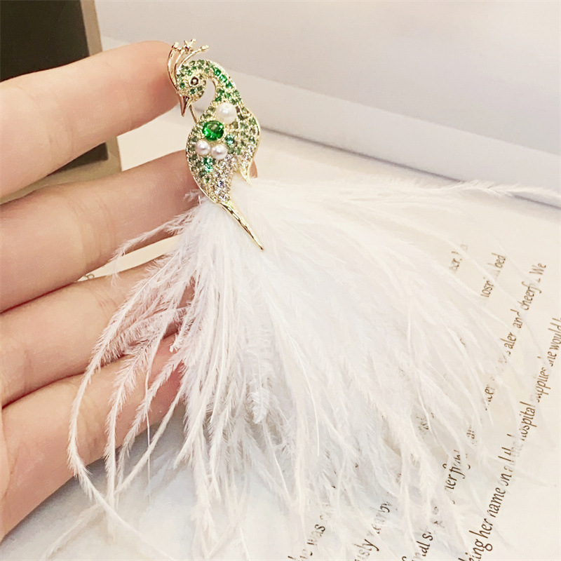 碎鑽孔雀羽毛胸針 兩色