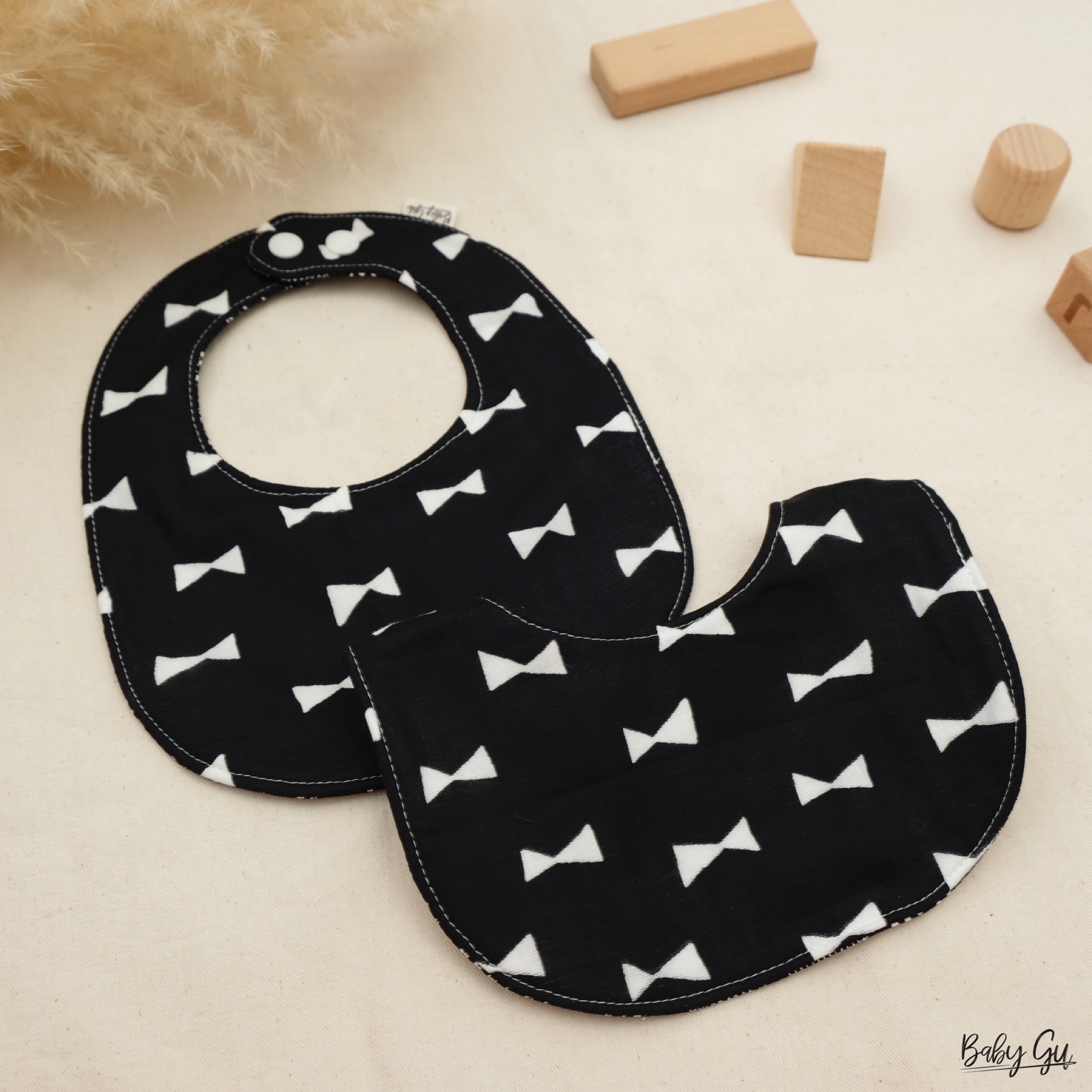 黑白圖案口水肩