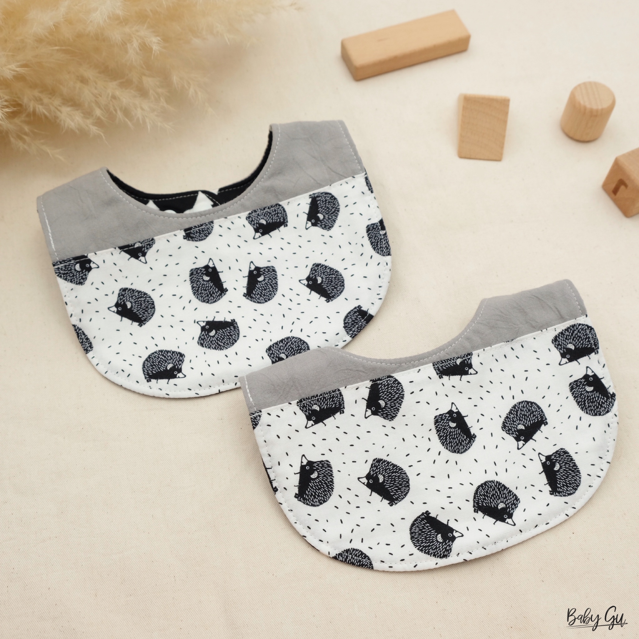 黑白刺蝟口水肩