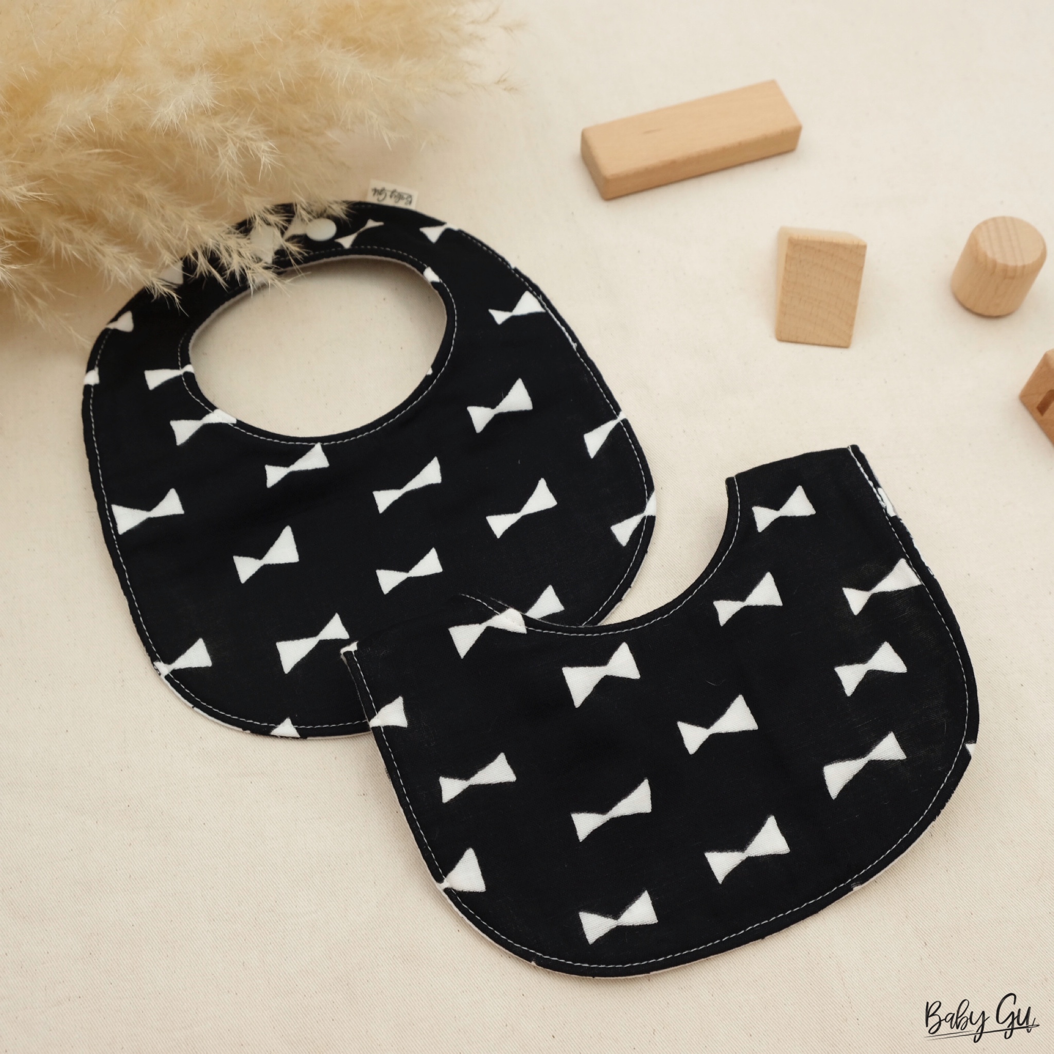 黑白刺蝟口水肩