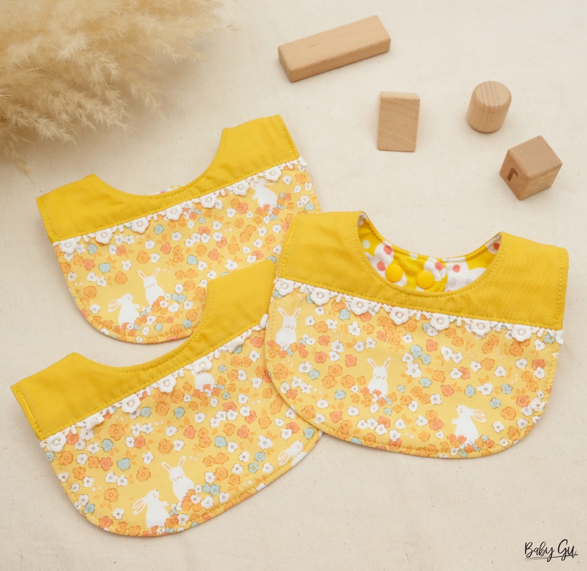 黃色兔仔口水肩