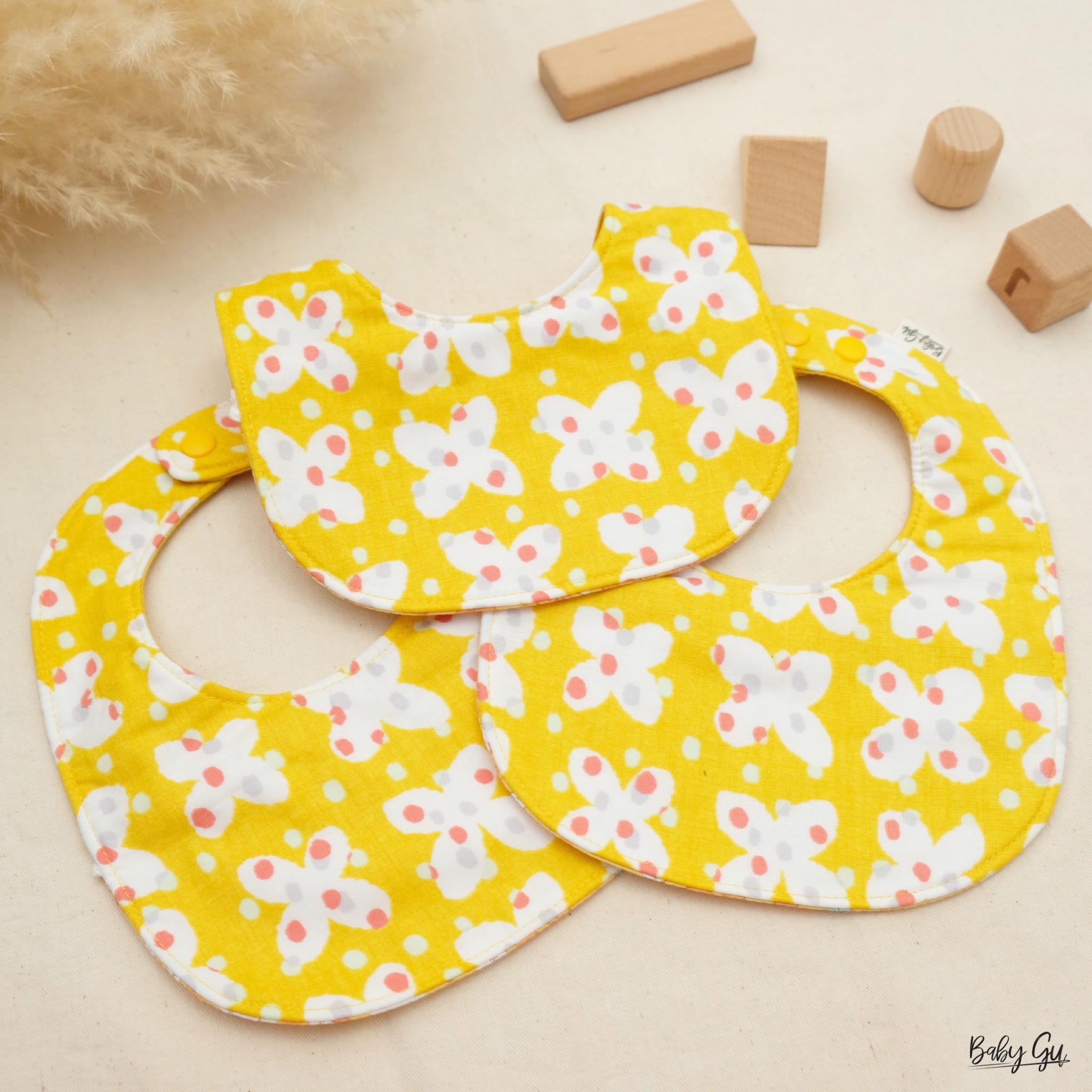 黃色兔仔口水肩