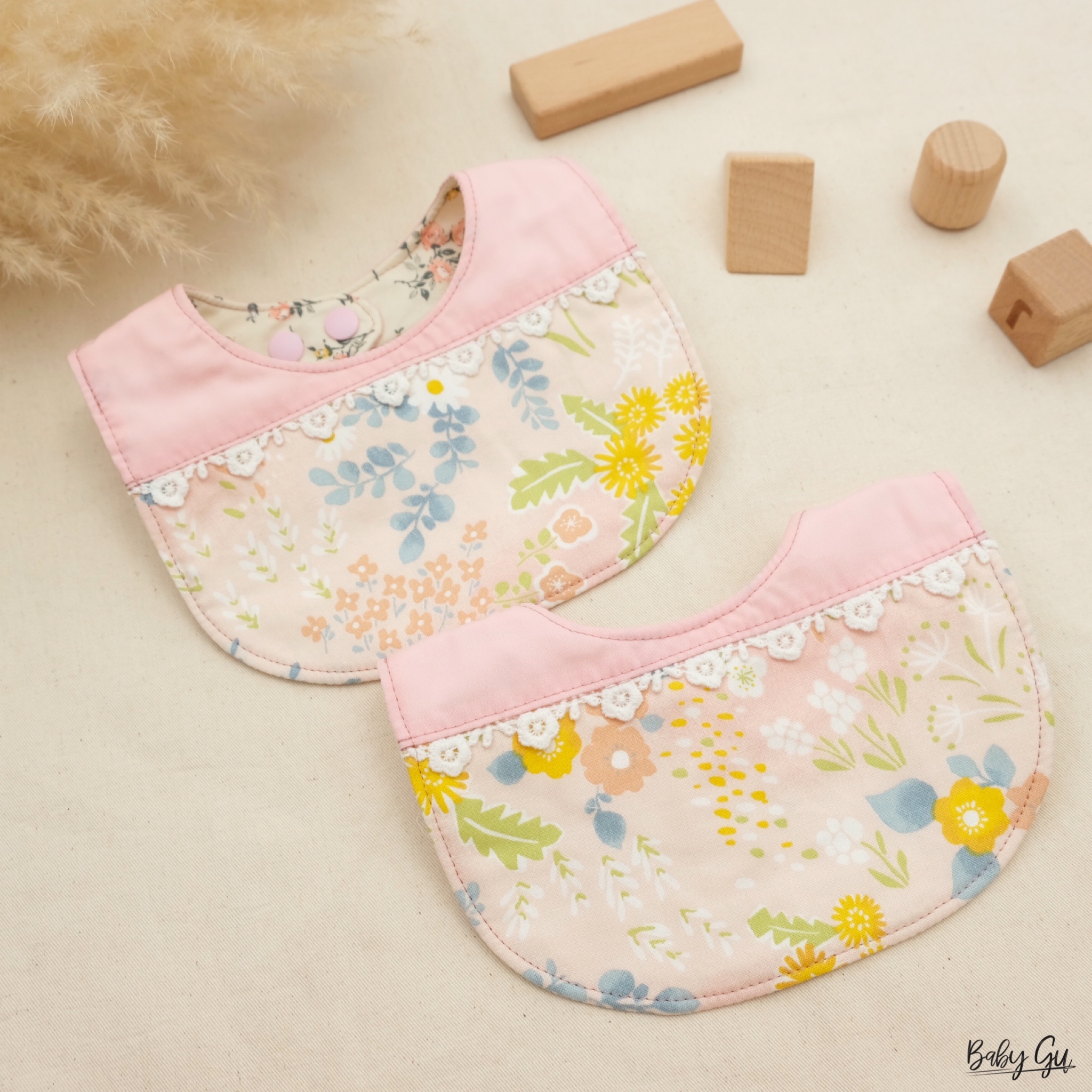 水彩花花口水肩