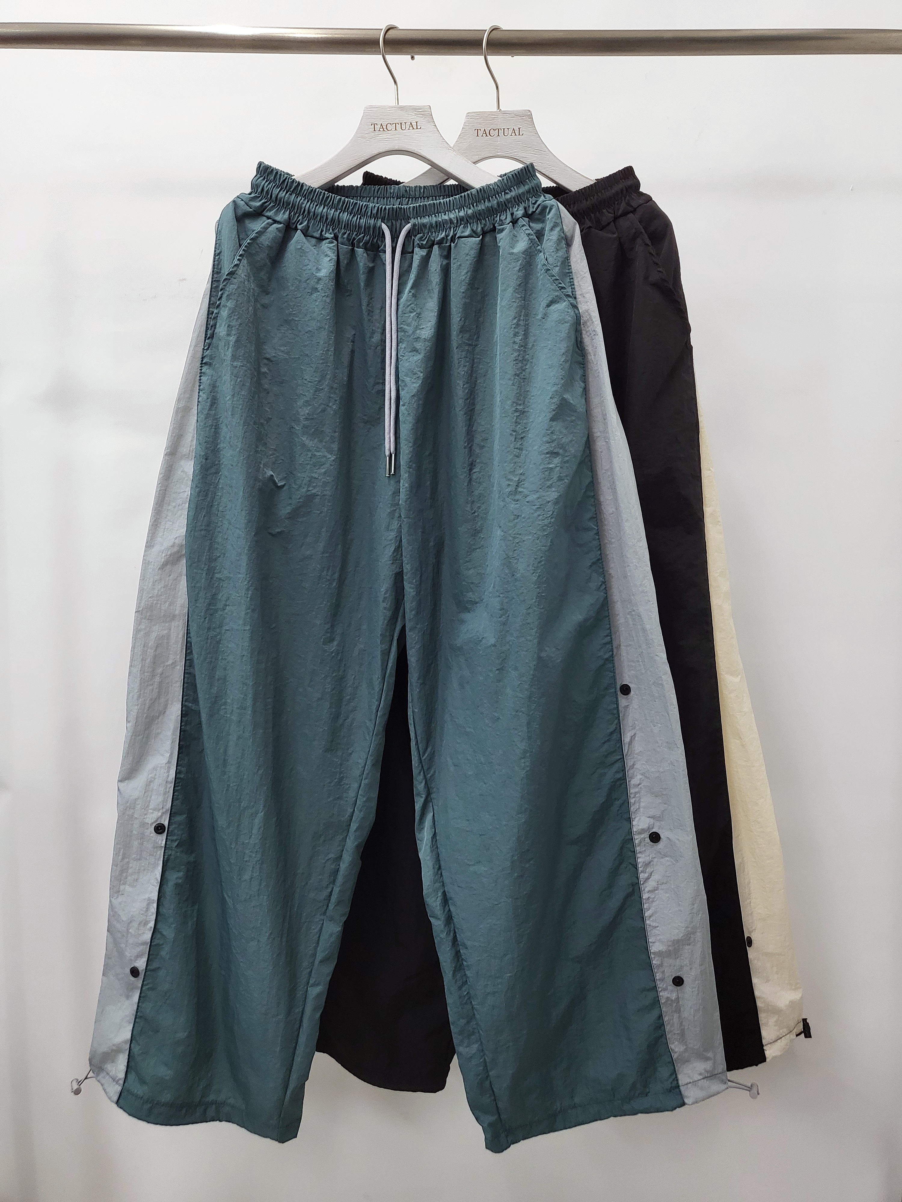 可束腳拼色鈕扣鬆身褲 P2381