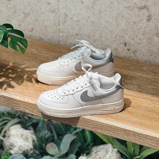 Nike Air Force 1 象牙白 銀色 銀勾 白色 白鞋 AF1 DQ7569-100