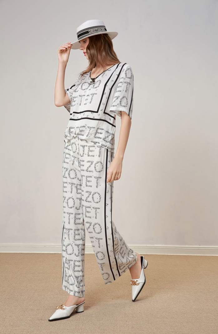 BC1EB053A1 天空之城經典法式玫瑰V領上衣