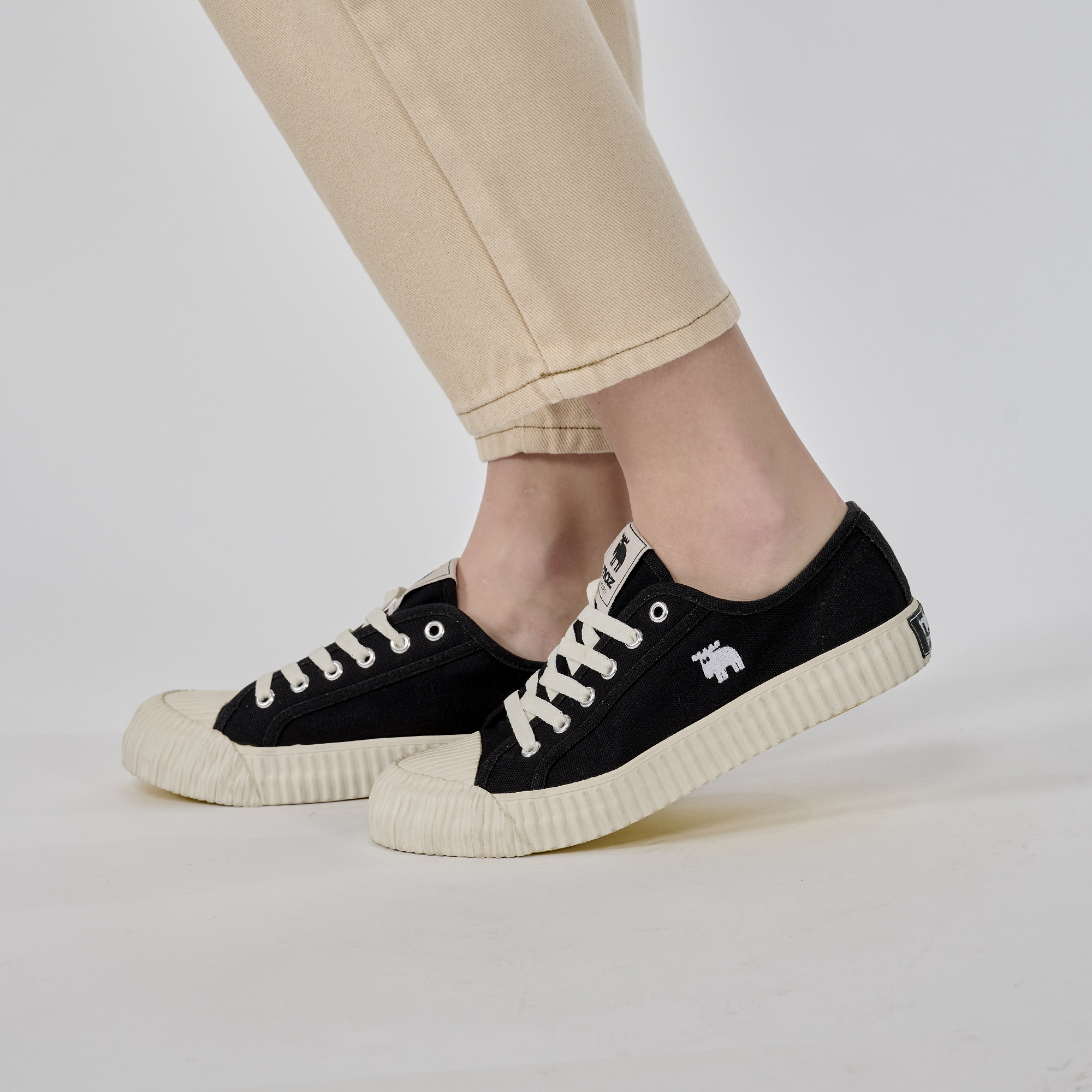 moz Sweden moose lace-up canvas biscuit shoes-black