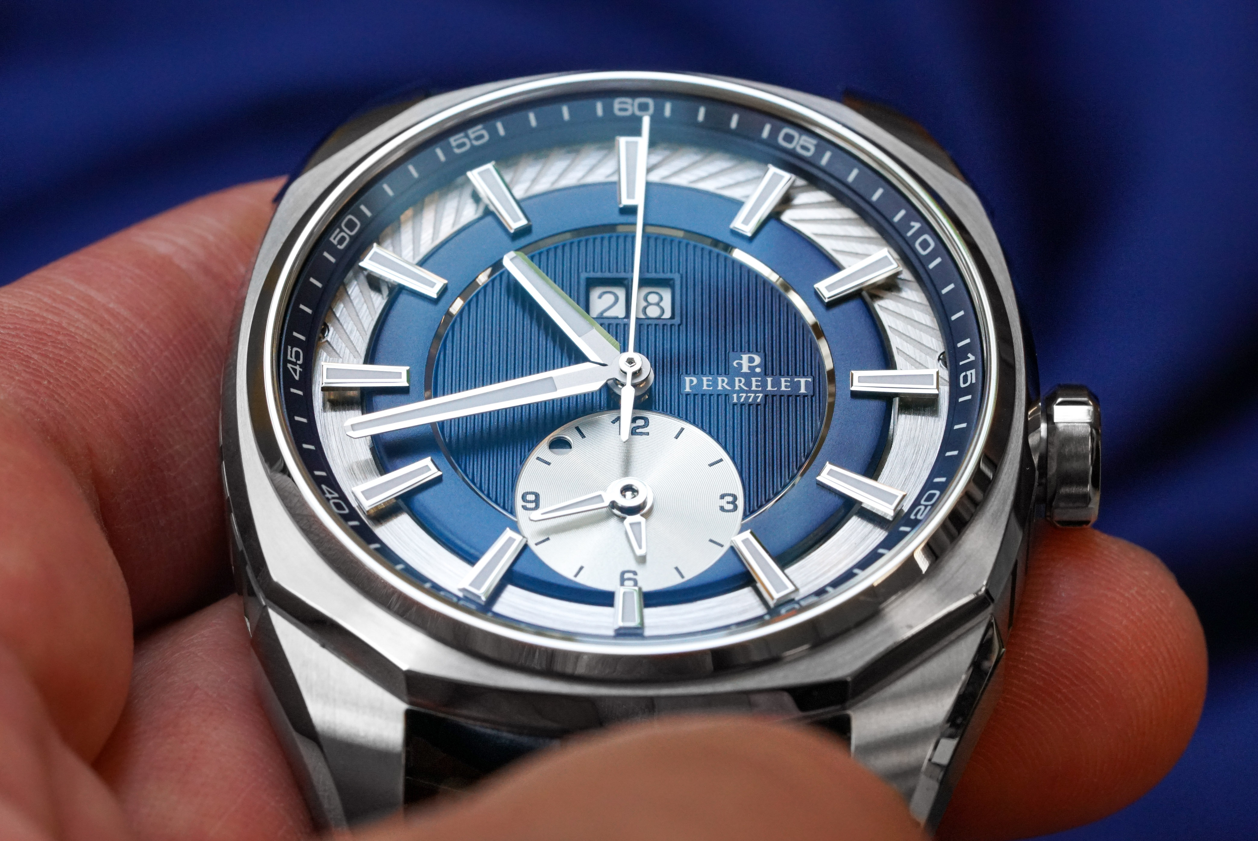 環形動力實驗室系列｜環形動力雙時區腕錶-深藍版本