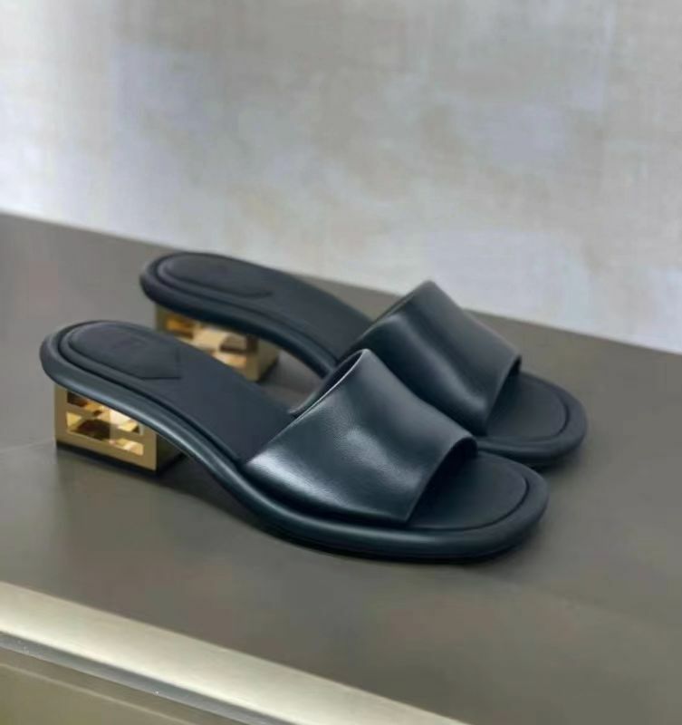 Fendi 黑色小羊皮金標拖鞋 8R8412  NBA  F0QA1-T