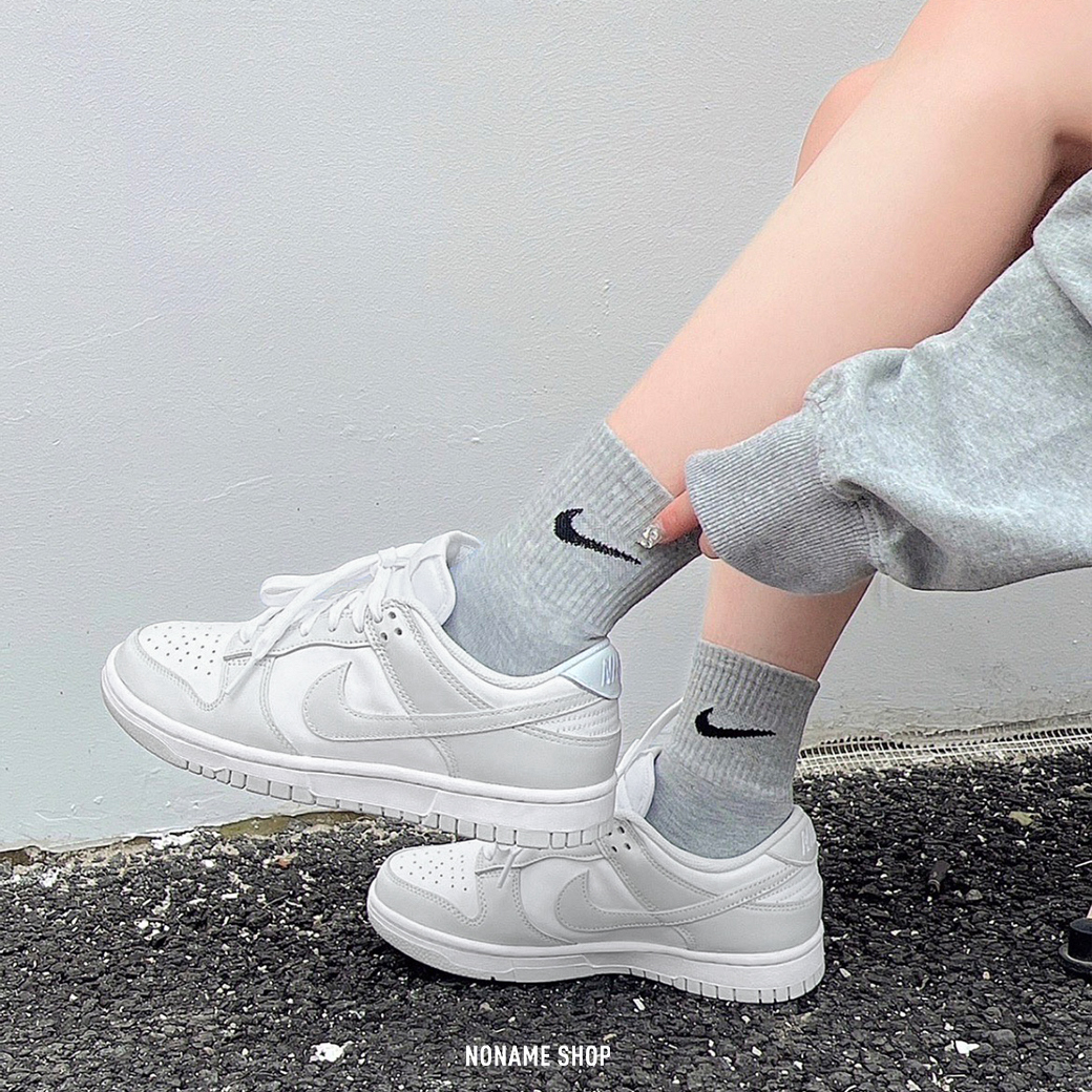 NIKE Dunk Low “ Photon Dust ” 灰白 低筒 (女款)