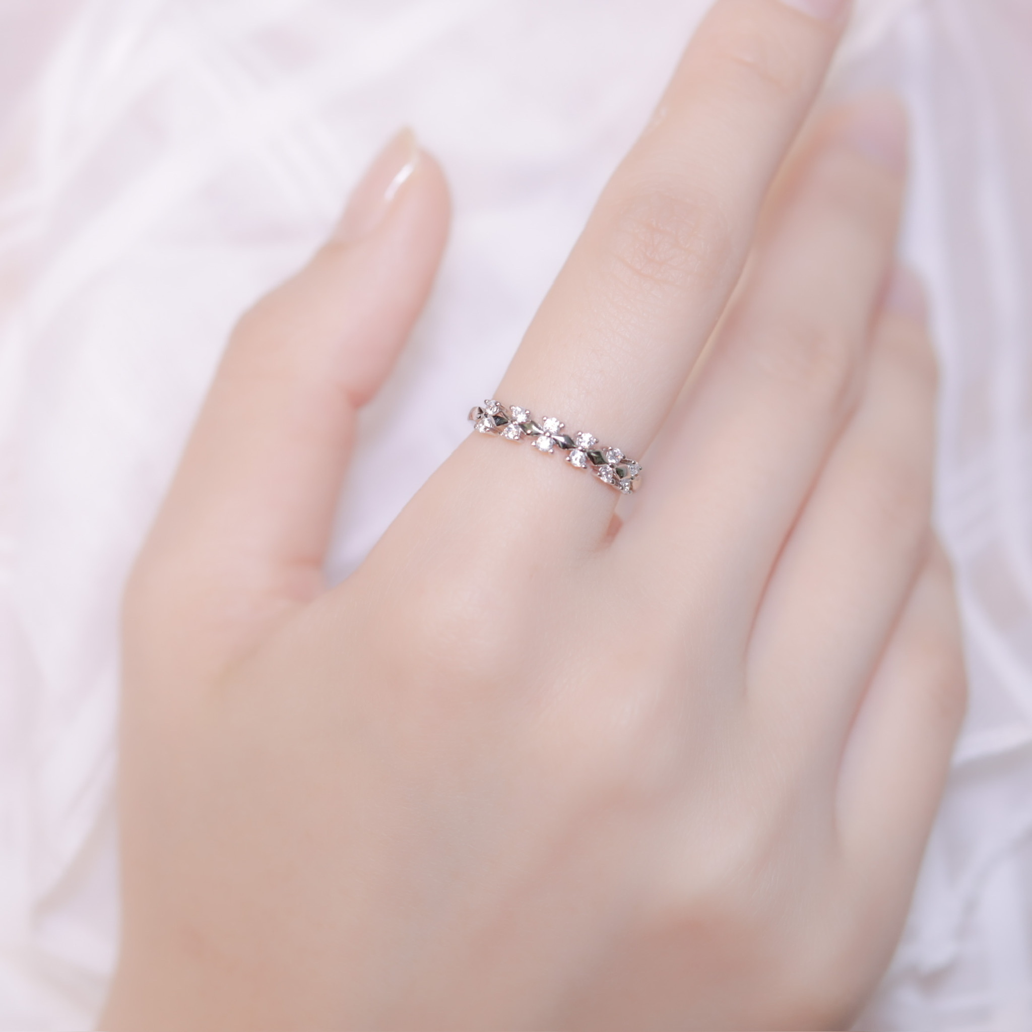 | 925純銀・白金 | 蝴蝶結簇戒指 | RI0538 |